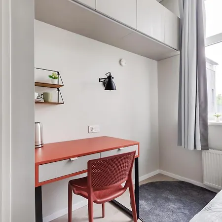 Youston Self Check-in Coliving 公寓