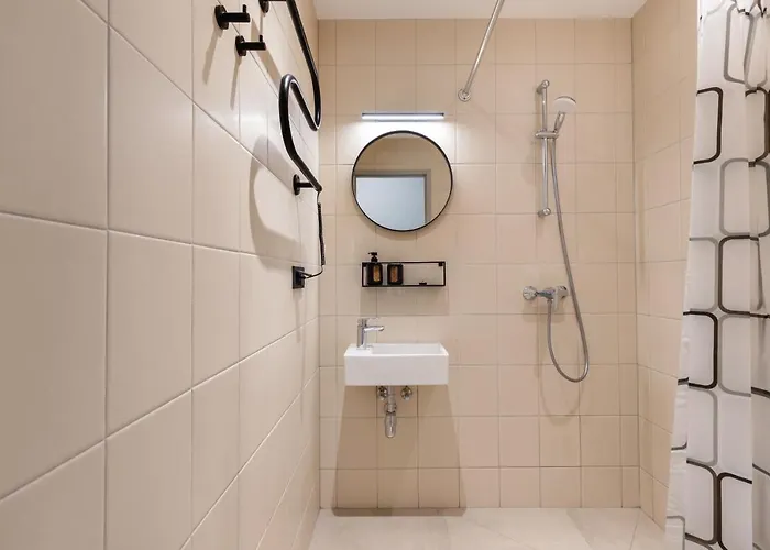 Youston Self Check-in Coliving *