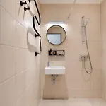 Youston Self Check-in Coliving *